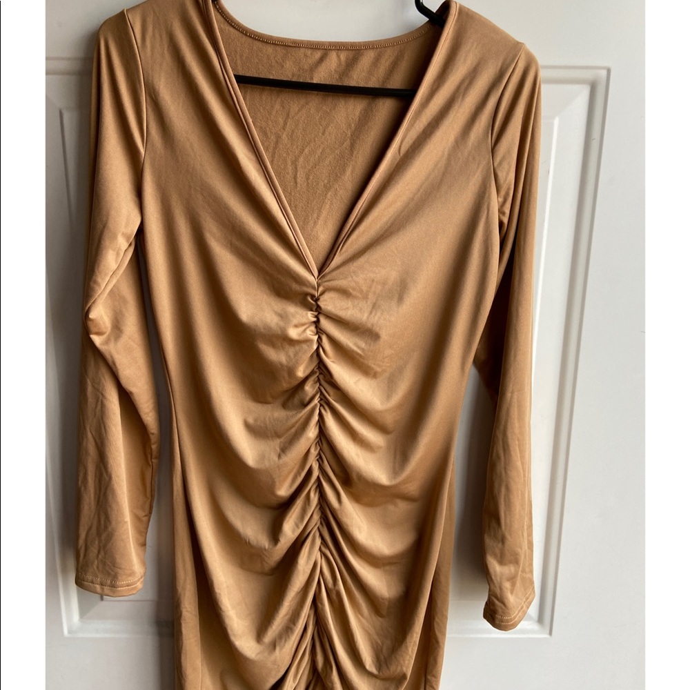 Tan Dress / 3/4 Sleeve / Very stretchy /